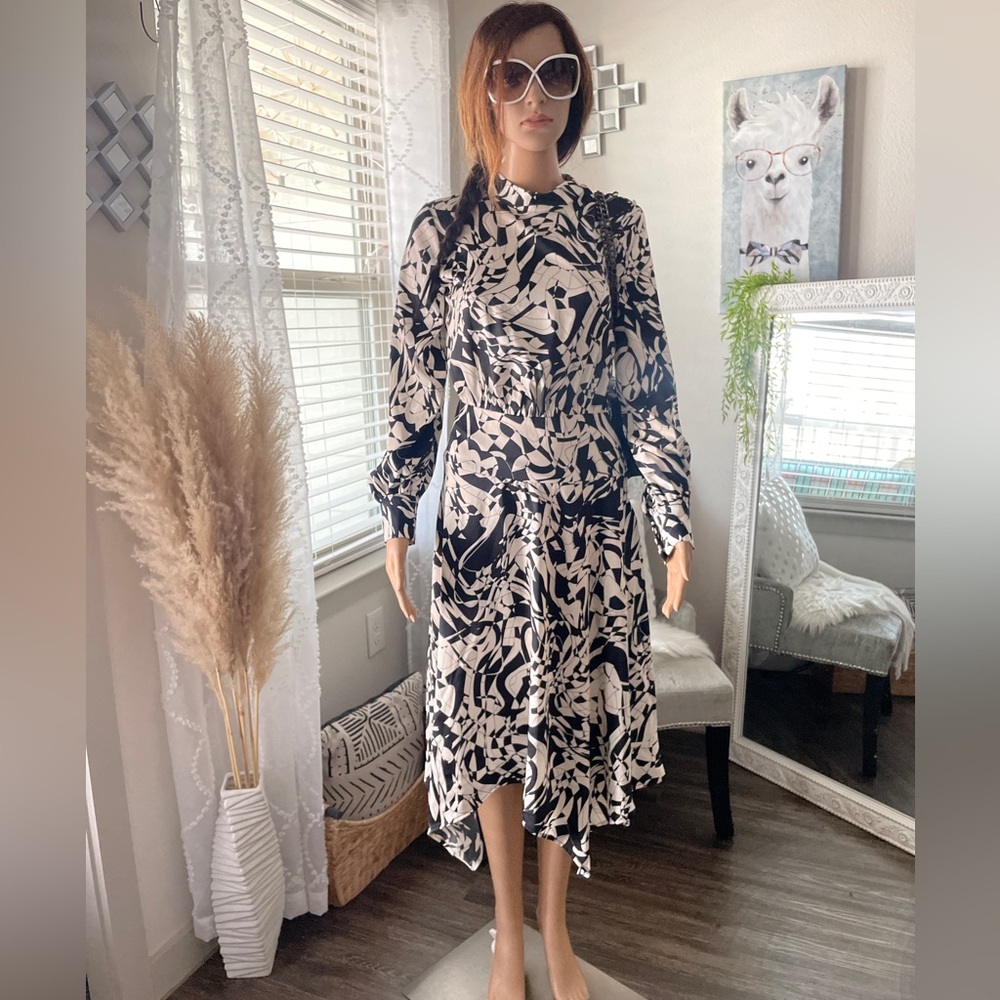 Long Sleeve Black & White Midi Dress XS